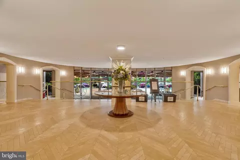 8340 Greensboro Dr #112, Mclean, VA 22102 photo 6