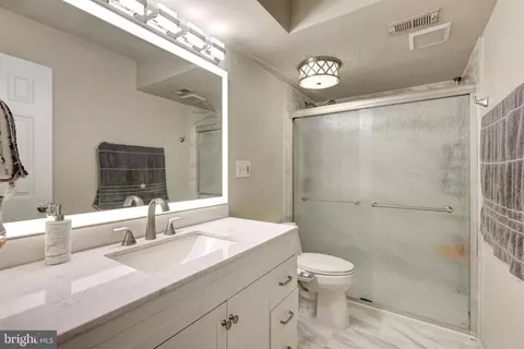 8340 Greensboro Dr #112, Mclean, VA 22102 photo 28