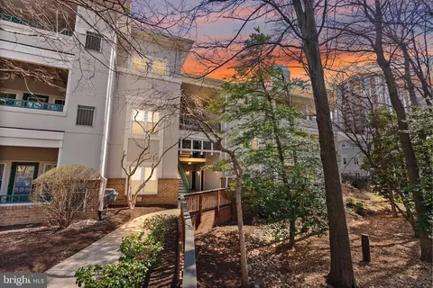12012 Taliesin Pl #26, Reston, VA 20190