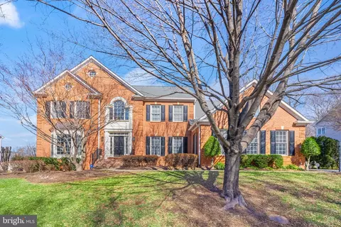 11592 Cedar Chase Rd, Herndon, VA 20170