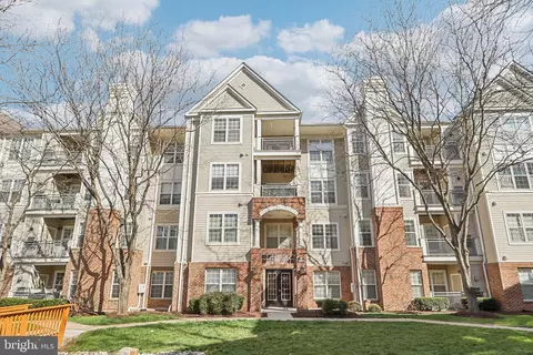 3003 Nicosh Cir #3310, Falls Church, VA 22042