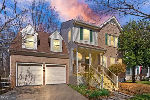5221 Woodleaf Ct, Centreville, VA 20120