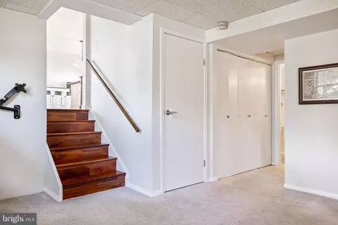 Entry Way - 7000 Bethnal Ct, Springfield, VA 22150 photo 7 of 9