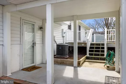 Exterior - 7000 Bethnal Ct, Springfield, VA 22150 photo 3 of 11