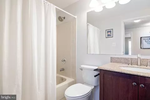 Bath - 7000 Bethnal Ct, Springfield, VA 22150 photo 4 of 6