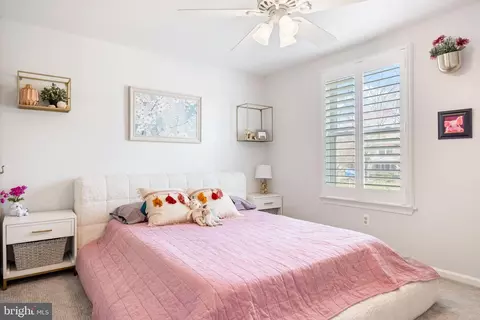 Bedroom - 7000 Bethnal Ct, Springfield, VA 22150 photo 5 of 9