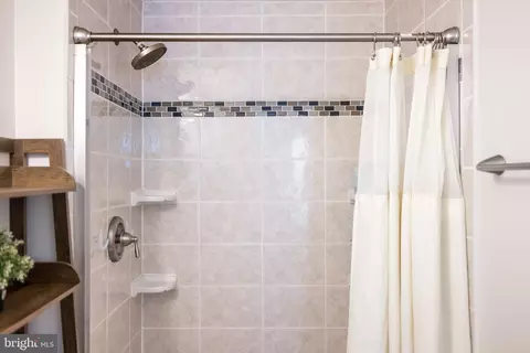 Bath - 7000 Bethnal Ct, Springfield, VA 22150 photo 2 of 6
