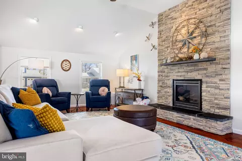 Living - 7000 Bethnal Ct, Springfield, VA 22150 photo 1 of 1
