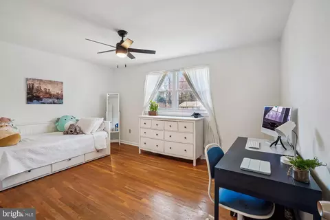 Bedroom - 5517 Yorkshire St, Springfield, VA 22151 photo 3 of 6