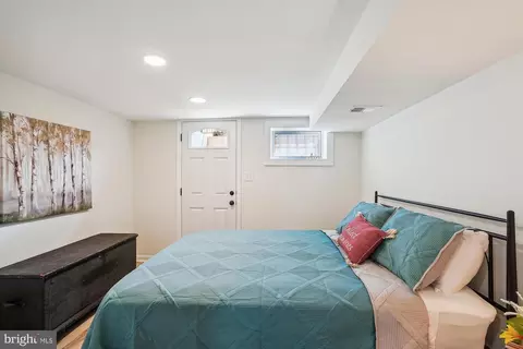 Bedroom - 5517 Yorkshire St, Springfield, VA 22151 photo 6 of 6