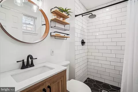 Bath - 5517 Yorkshire St, Springfield, VA 22151 photo 2 of 5