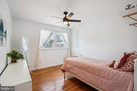 Bedroom - 5517 Yorkshire St, Springfield, VA 22151 photo 4 of 6