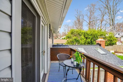 Exterior - 5517 Yorkshire St, Springfield, VA 22151 photo 3 of 8