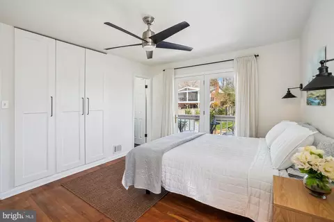 Bedroom - 5517 Yorkshire St, Springfield, VA 22151 photo 2 of 6