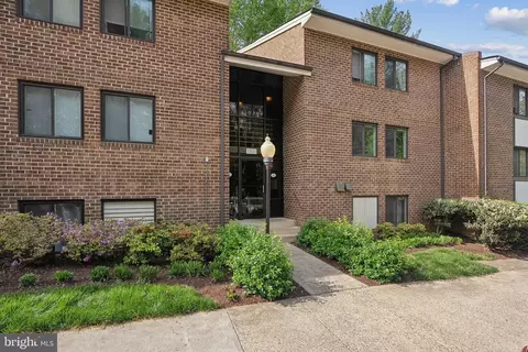 1531 Northgate Sq #12B, Reston, VA 20190