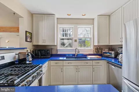 1427 Pathfinder Ln, Mclean, VA 22101 photo 16