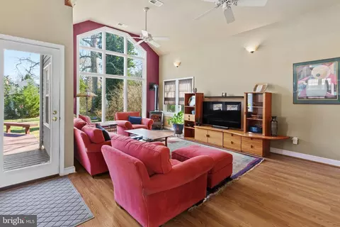 1427 Pathfinder Ln, Mclean, VA 22101 photo 25