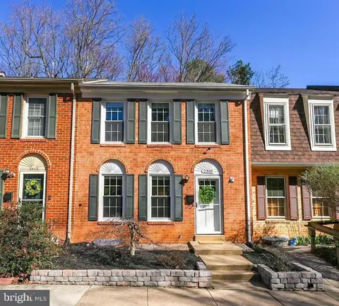 2310 Horseferry Ct, Reston, VA 20191