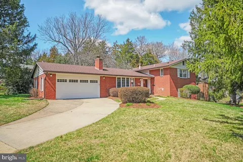 6720 Rosewood St, Annandale, VA 22003