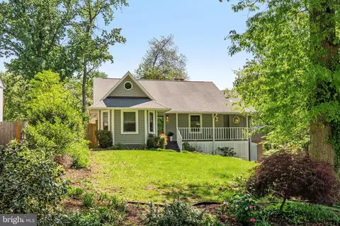 7035 Swain Dr, Alexandria, VA 22306
