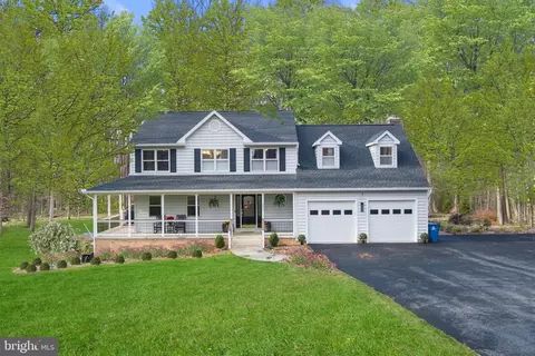 5800 Three Penny Dr, Fairfax Station, VA 22039