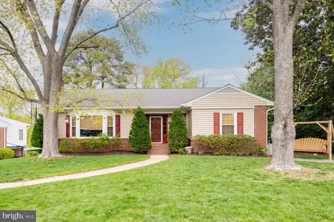 7205 Burtonwood Dr, Alexandria, VA 22307