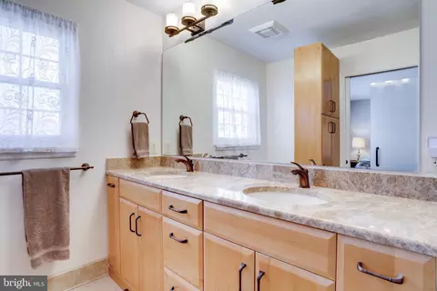 7617 Cervantes Ct, Springfield, VA 22153 photo 7