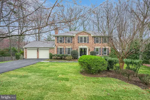 9051 Laurel Hill Ct, Vienna, VA 22182