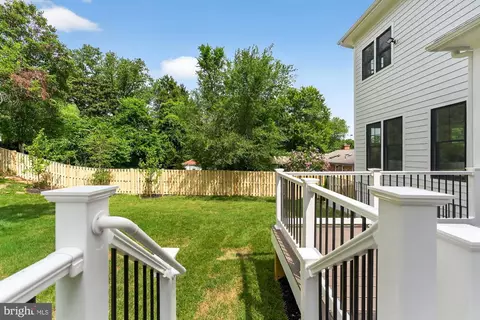 Exterior - 2002 Mcfall St, Mclean, VA 22101 photo 9 of 15