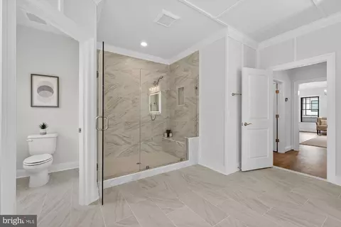 Entry Way - 2002 Mcfall St, Mclean, VA 22101 photo 20 of 27