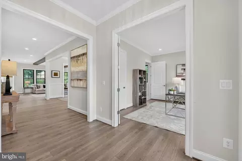 Entry Way - 2002 Mcfall St, Mclean, VA 22101 photo 2 of 27