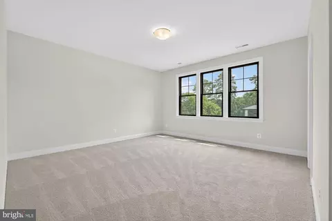 Bedroom - 2002 Mcfall St, Mclean, VA 22101 photo 5 of 10