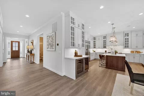 Entry Way - 2002 Mcfall St, Mclean, VA 22101 photo 13 of 27