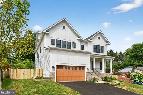 Exterior - 2002 Mcfall St, Mclean, VA 22101 photo 15 of 15