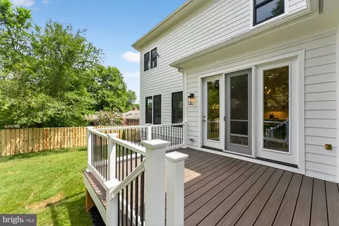 Exterior - 2002 Mcfall St, Mclean, VA 22101 photo 8 of 15