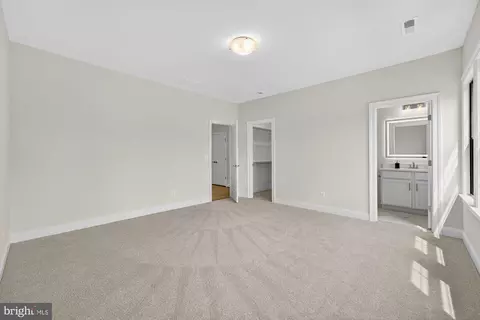 Bedroom - 2002 Mcfall St, Mclean, VA 22101 photo 4 of 10