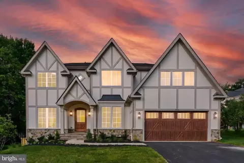 805 Glyndon St SE, Vienna, VA 22180