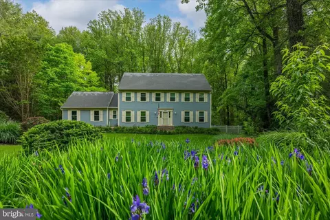 1810 Abbey Glen Ct, Vienna, VA 22182