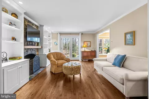 Living - 1153 Old Gate Ct, Mclean, VA 22102 photo 3 of 4