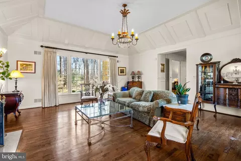 Living - 1153 Old Gate Ct, Mclean, VA 22102 photo 1 of 4