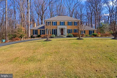 1153 Old Gate Ct, Mclean, VA 22102