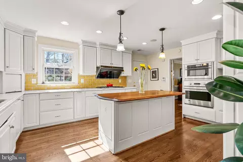 Kitchen - 1153 Old Gate Ct, Mclean, VA 22102 photo 1 of 4