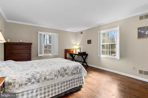 Bedroom - 1153 Old Gate Ct, Mclean, VA 22102 photo 3 of 7