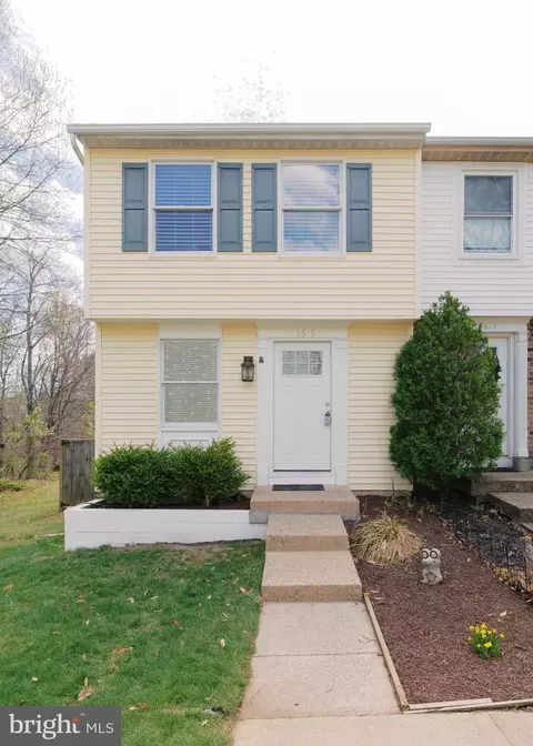 13615 Forest Pond Ct, Centreville, VA 20121