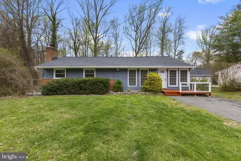 7244 Vellex Ln, Annandale, VA 22003