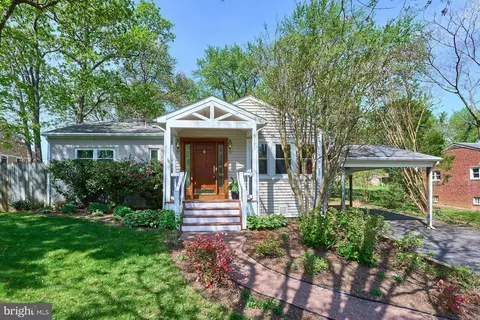 5120 Birch Ln, Annandale, VA 22003