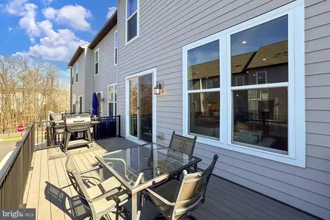 Exterior - 2395 Liberty Loop, Herndon, VA 20171 photo 2 of 4