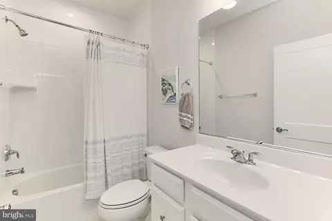 Bath - 2395 Liberty Loop, Herndon, VA 20171 photo 3 of 3