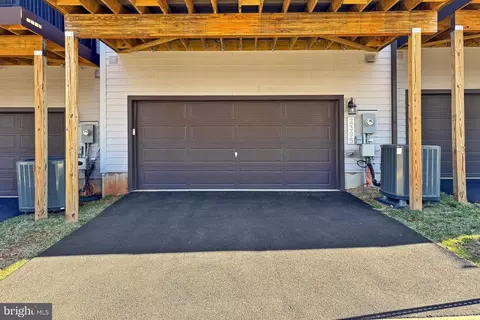 Exterior - 2395 Liberty Loop, Herndon, VA 20171 photo 4 of 4
