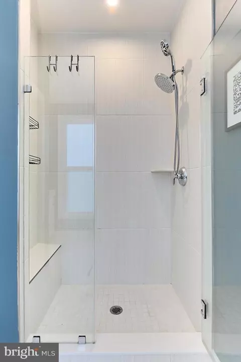 Bath - 2395 Liberty Loop, Herndon, VA 20171 photo 1 of 3